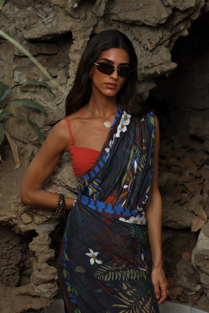 The Guardian Chair in Dark Blue | Multi Wear Sarong